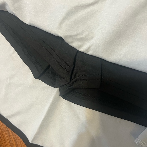 Simply Southern Heather Gray & Black
Athletic Skort Size M NWT - Picture 5 of 5